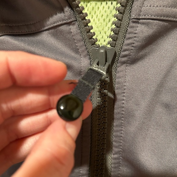 Lululemon wind breaker Super Tracker jacket. - Picture 9 of 10